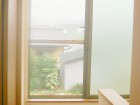 北と南の窓が家の中に「光」と「風」を入れてくれ、夏場の熱気がこもりにくくなってます。